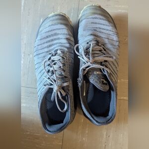 Brooks PureGrit 8- 9Medium